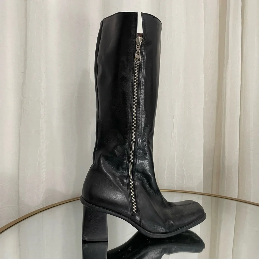Vintage Black Heeled Boots - Picture 2 of 10